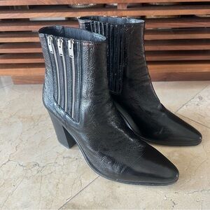 Saint Laurent Paris Black Leather Boots with Zipper Detail